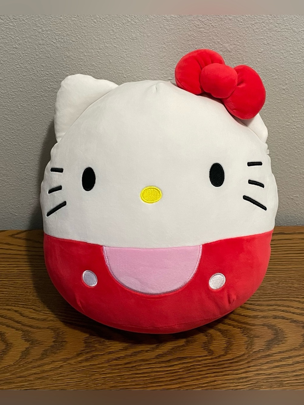 Hello Kitty Squishmallow